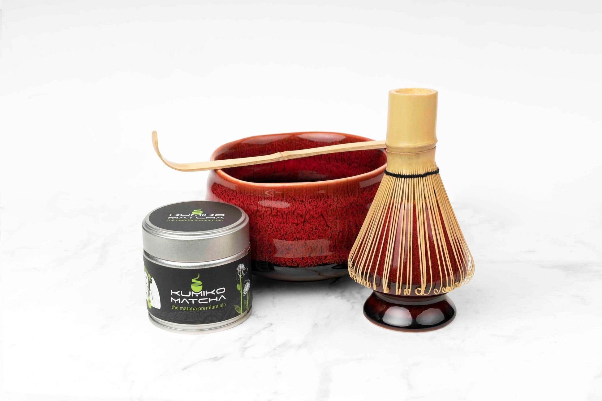 le kit complet série érable comprends ce bol et son naoshi érable, un set d'accessoires en bambou, et une boite de matcha premium bio 30g