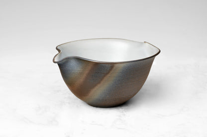 bol à bec verseur d'artisan de Shigaraki